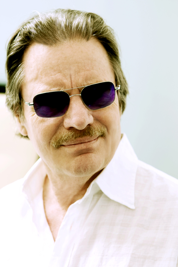 /_uploaded_files/delbert-mcclinton-head-color-small.jpg